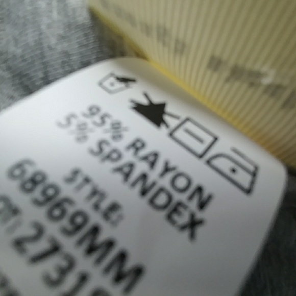 🔥COLD SHOULDER TOP🔥 - Picture 5 of 5